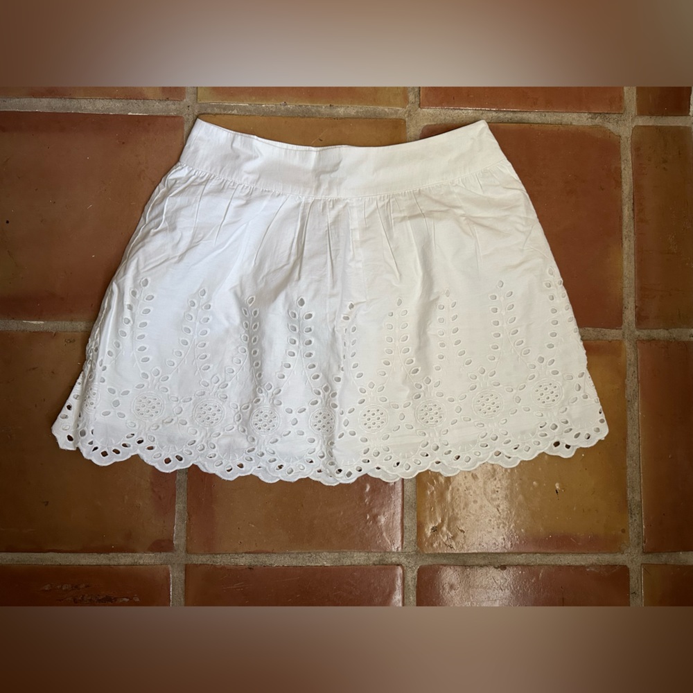 Iconic Darling White Cotton Eyelet Embroidered Mini Skirt